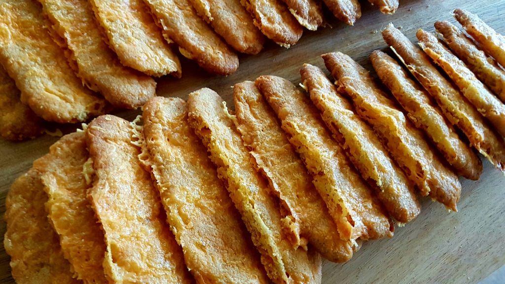 Oh so crunchy cheesy crisps