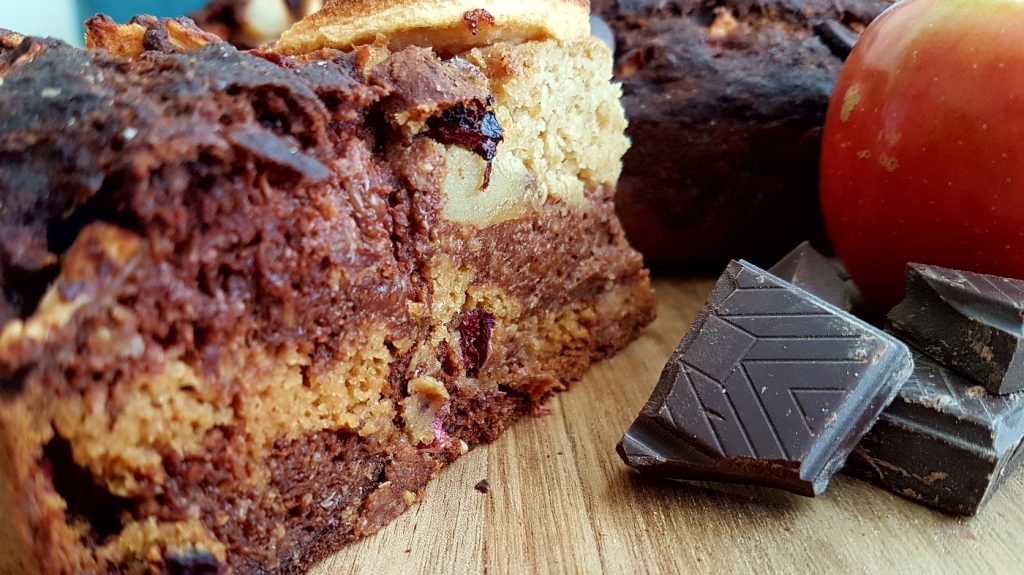 Divine marble patterned apple cake